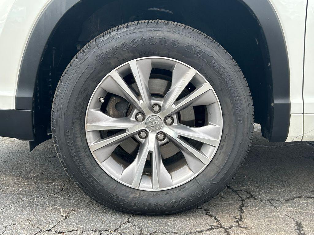 used 2015 Toyota Highlander car, priced at $15,995