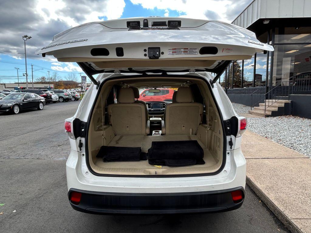 used 2015 Toyota Highlander car, priced at $15,995