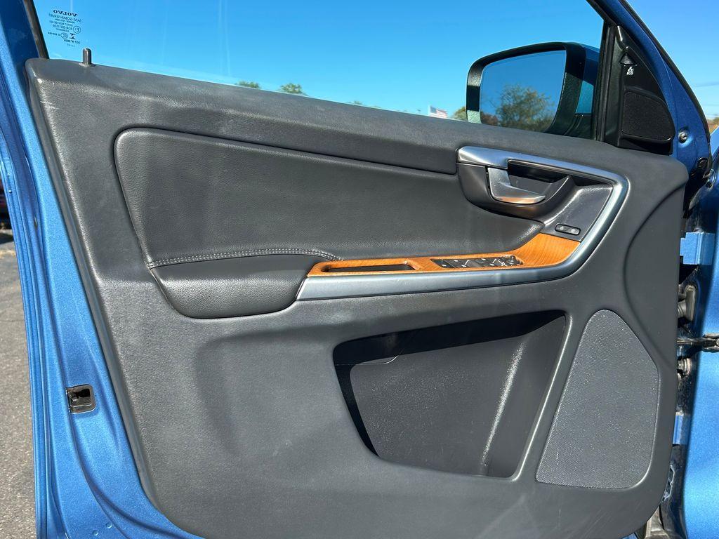 used 2017 Volvo XC60 car, priced at $10,667