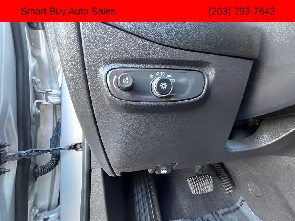 used 2021 Chevrolet Equinox car, priced at $19,495