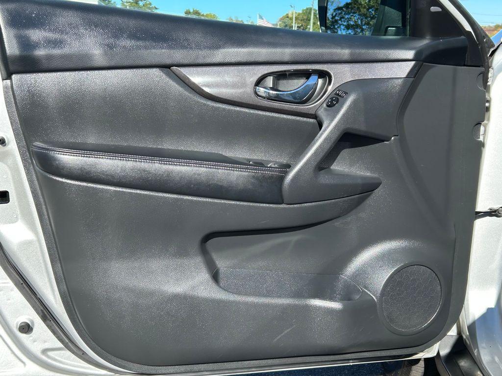 used 2018 Nissan Rogue car, priced at $9,225