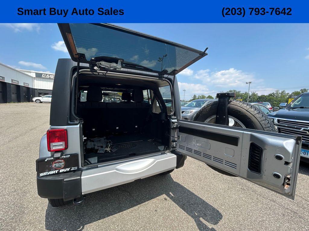 used 2015 Jeep Wrangler Unlimited car, priced at $17,626