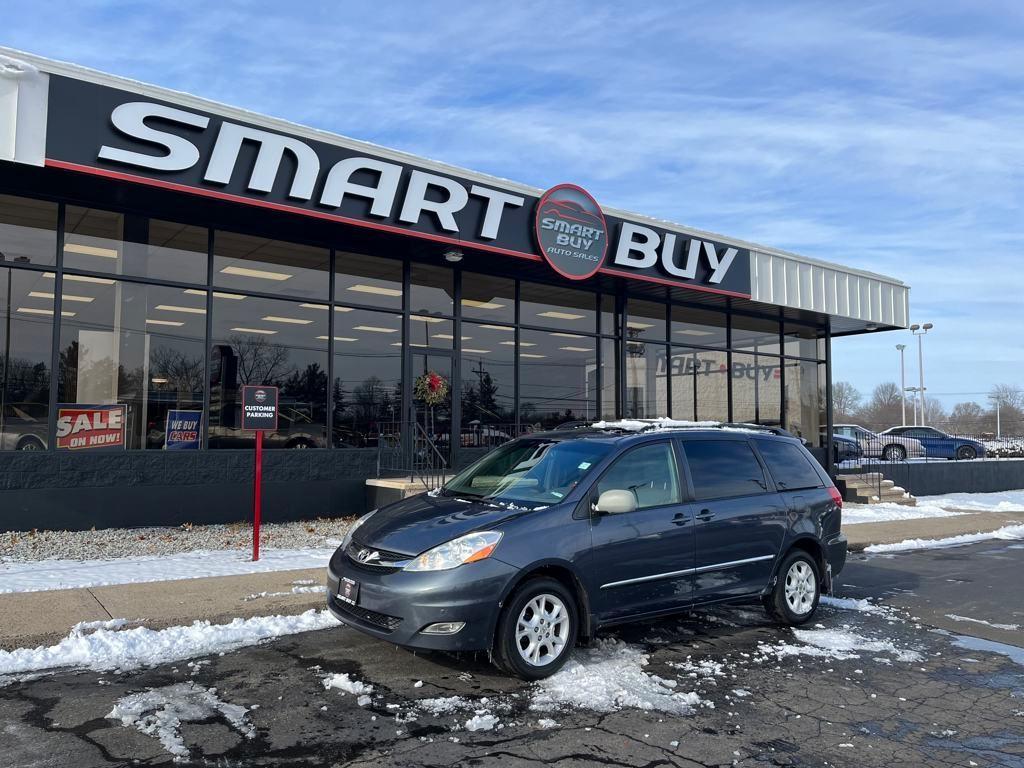 used 2006 Toyota Sienna car, priced at $7,900