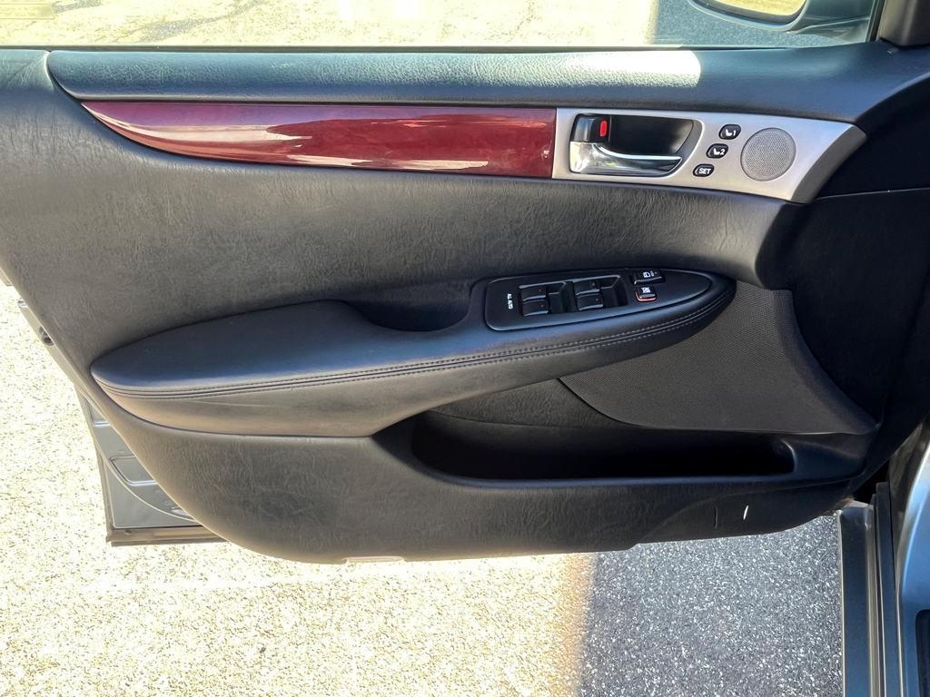 used 2006 Lexus ES 330 car, priced at $11,995