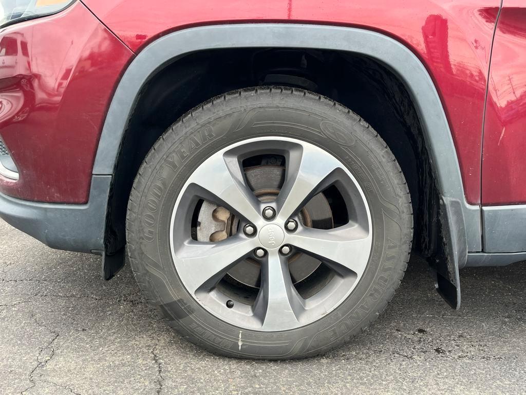 used 2020 Jeep Cherokee car, priced at $15,350