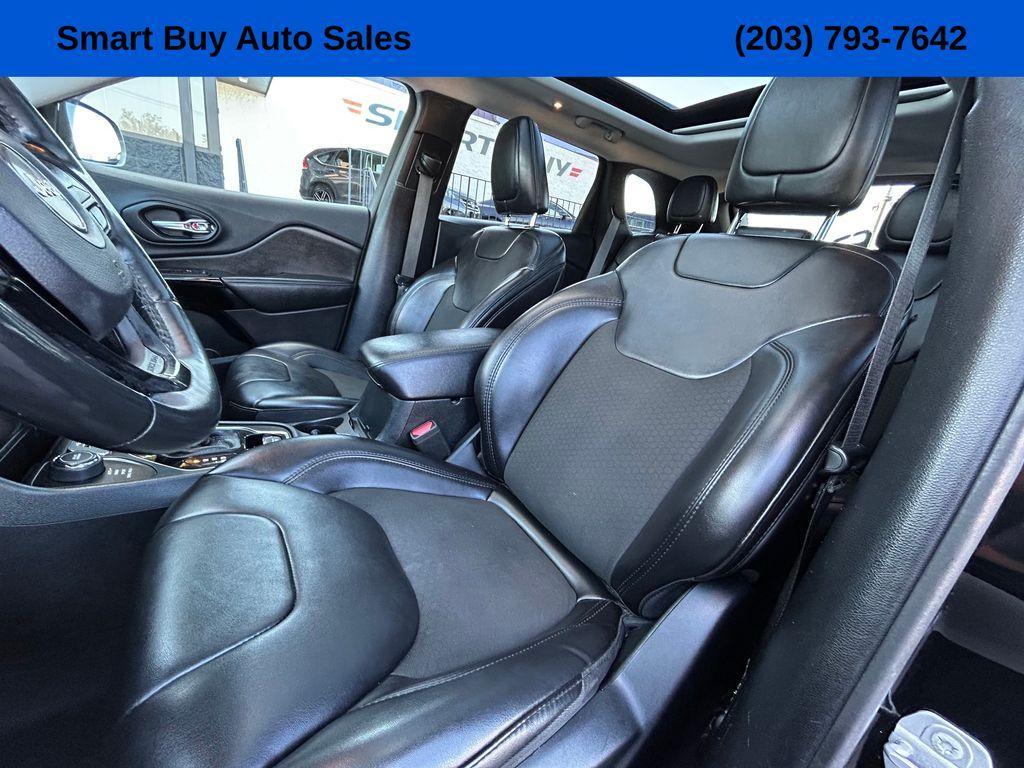 used 2019 Jeep Cherokee car, priced at $17,375