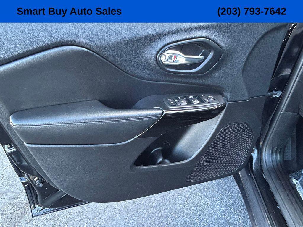 used 2019 Jeep Cherokee car, priced at $17,375