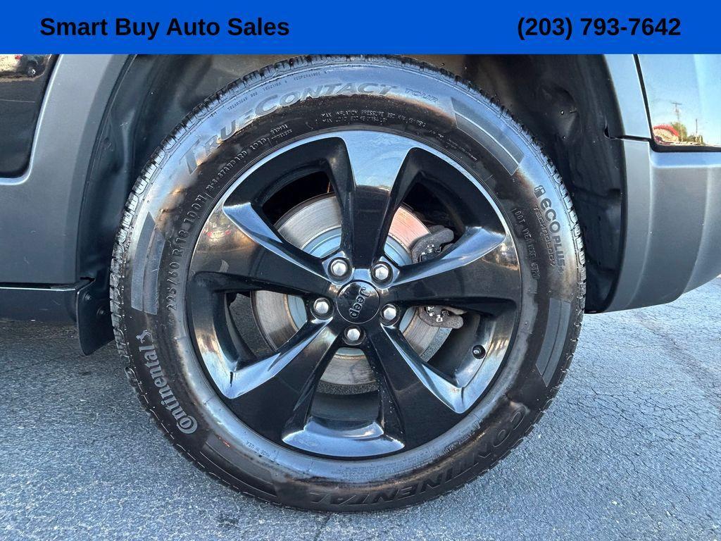 used 2019 Jeep Cherokee car, priced at $17,375