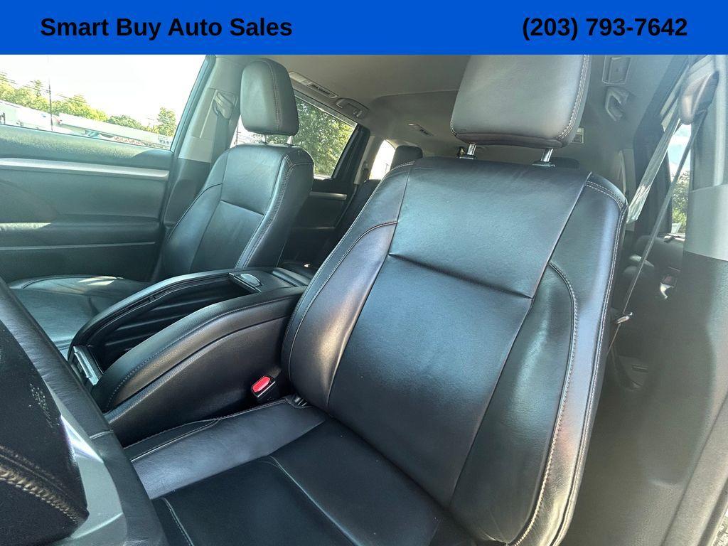 used 2015 Toyota Highlander car, priced at $15,426