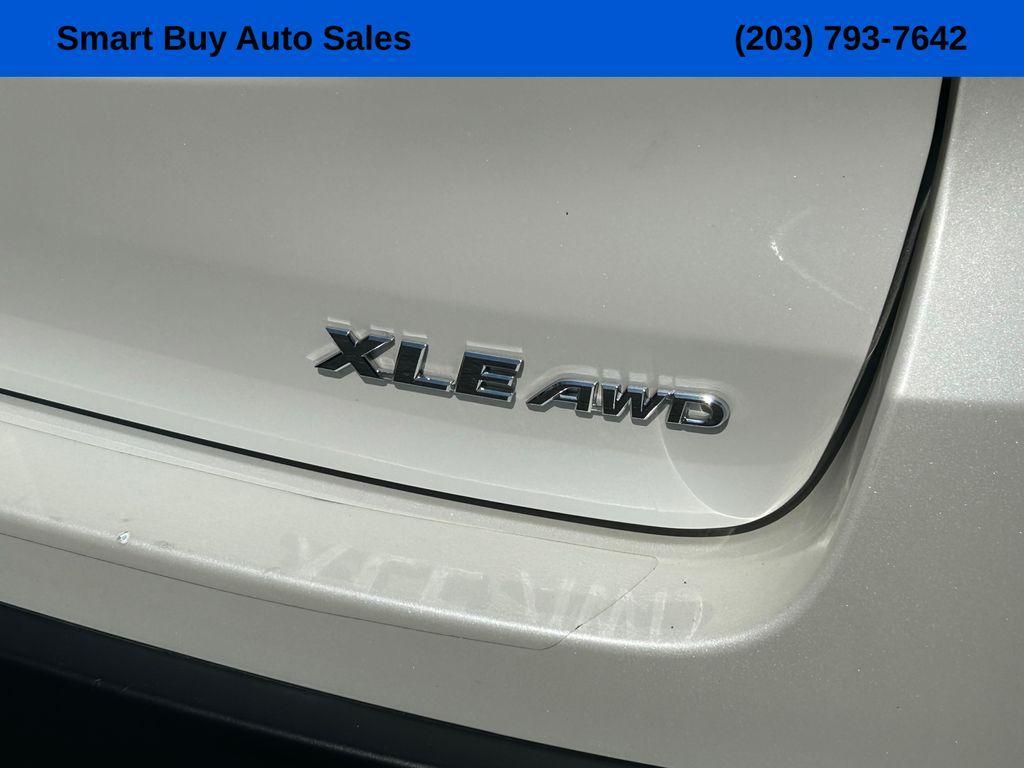used 2015 Toyota Highlander car, priced at $15,426