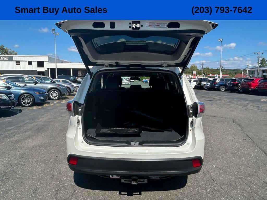 used 2015 Toyota Highlander car, priced at $15,426