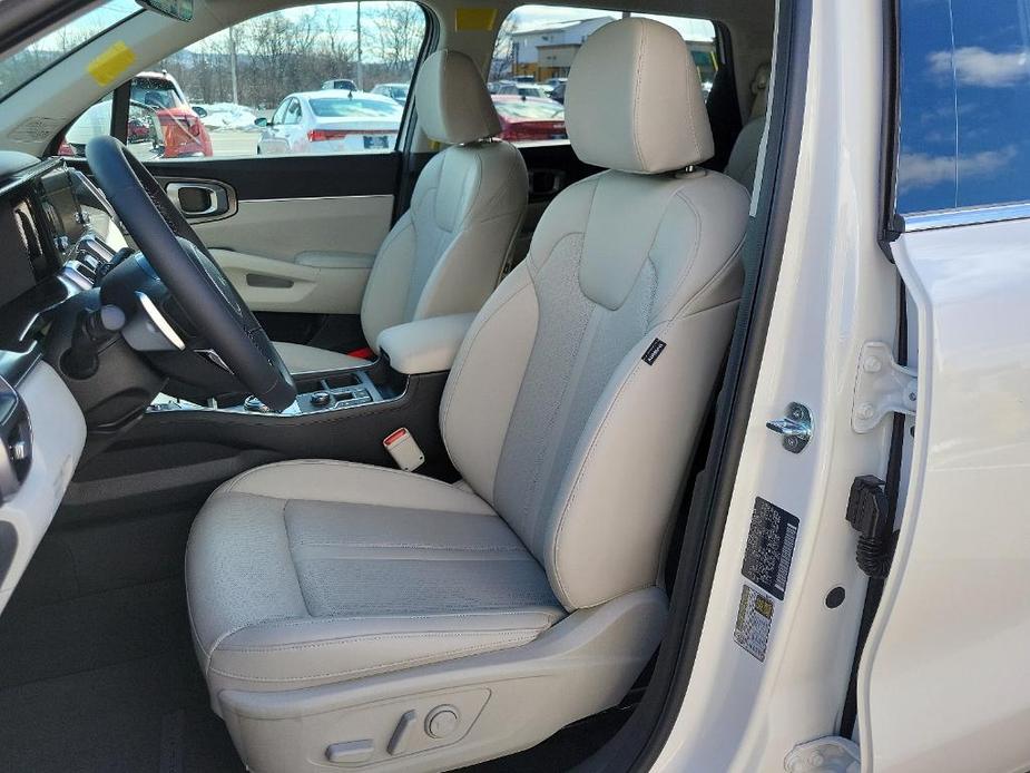 new 2024 Kia Sorento Hybrid car, priced at $41,335