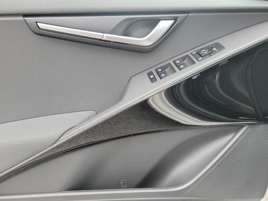new 2023 Kia Niro Plug-In Hybrid car, priced at $34,532