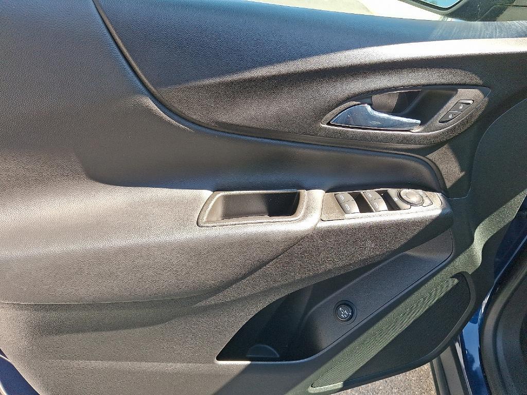 used 2022 Chevrolet Equinox car, priced at $21,001