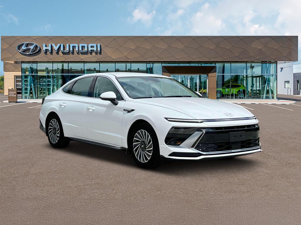 new 2025 Hyundai Sonata Hybrid car, priced at $33,175