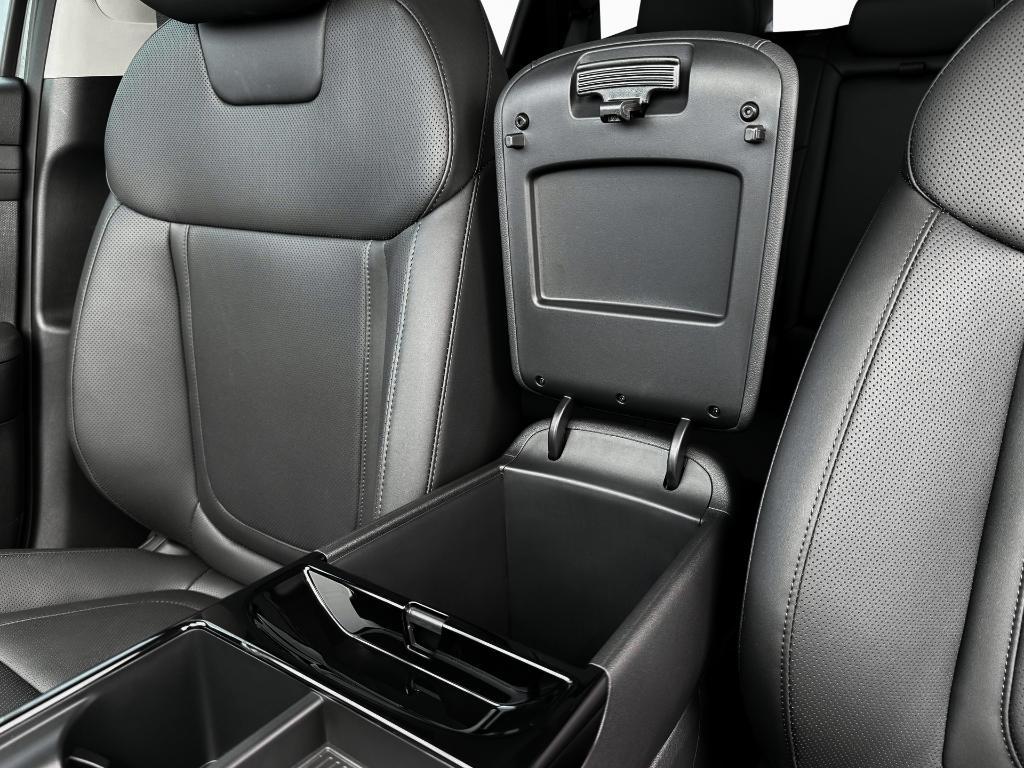 new 2025 Hyundai TUCSON Hybrid car, priced at $39,525