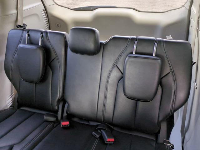 used 2024 Chrysler Pacifica Hybrid car, priced at $27,444