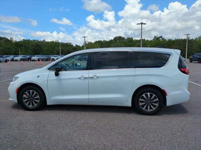 used 2024 Chrysler Pacifica Hybrid car, priced at $27,444