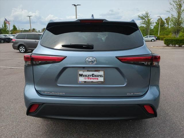 used 2022 Toyota Highlander car, priced at $39,999