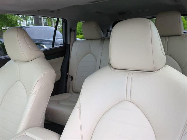 used 2022 Toyota Highlander car, priced at $39,999