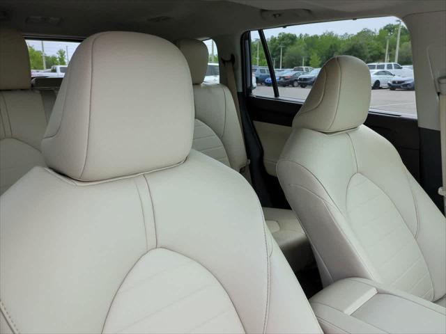 used 2022 Toyota Highlander car, priced at $39,999