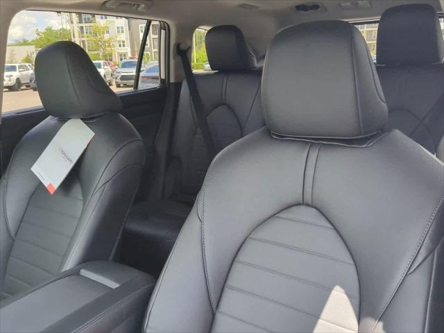 new 2025 Toyota Highlander car, priced at $47,485