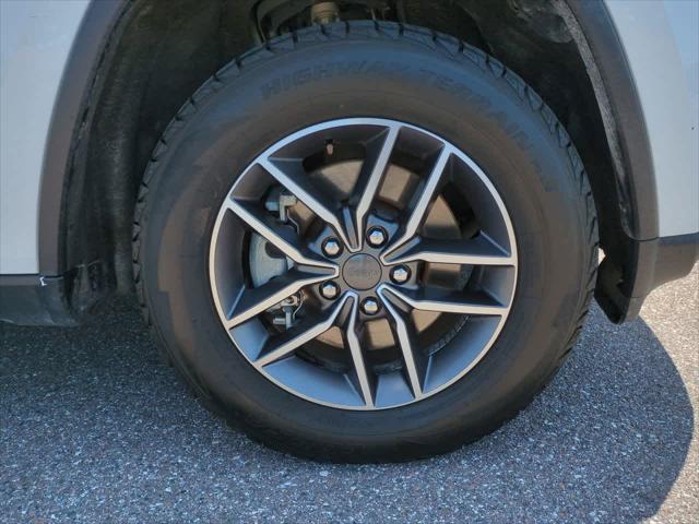 used 2022 Jeep Grand Cherokee car, priced at $20,244