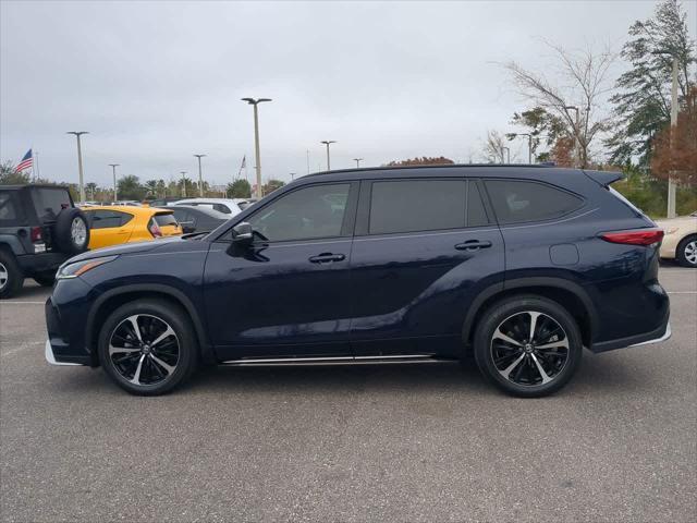 used 2021 Toyota Highlander car, priced at $33,999