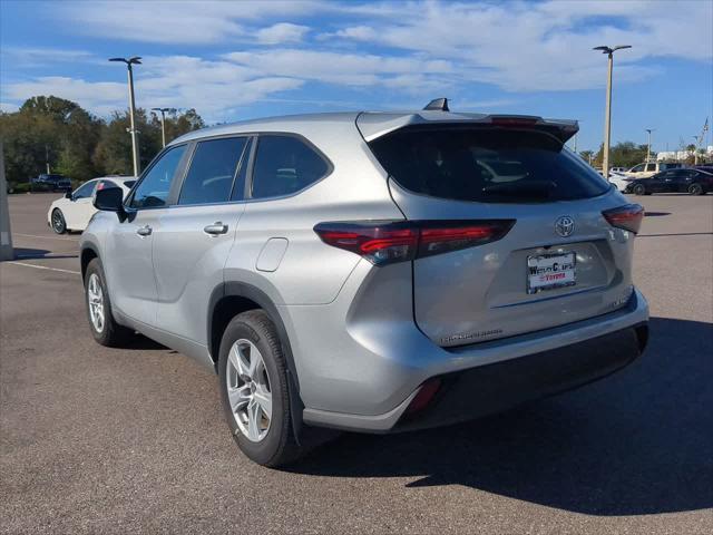 used 2024 Toyota Highlander car, priced at $31,999