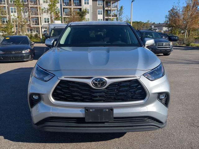 used 2024 Toyota Highlander car, priced at $31,999