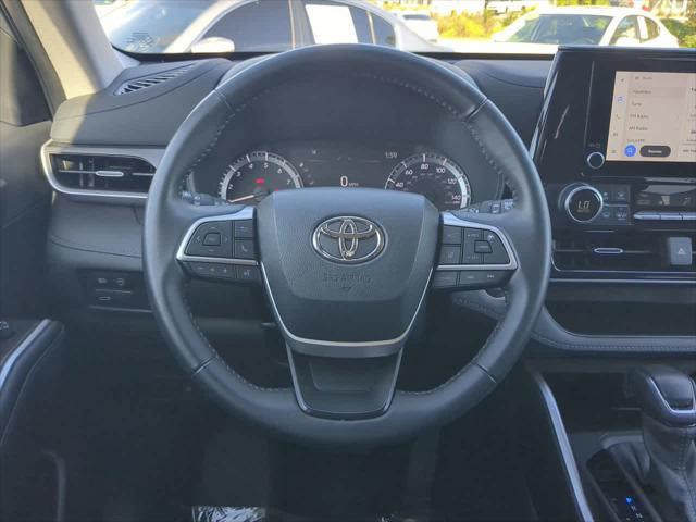 used 2024 Toyota Highlander car, priced at $31,999