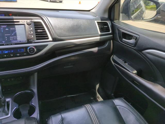 used 2018 Toyota Highlander car, priced at $17,444
