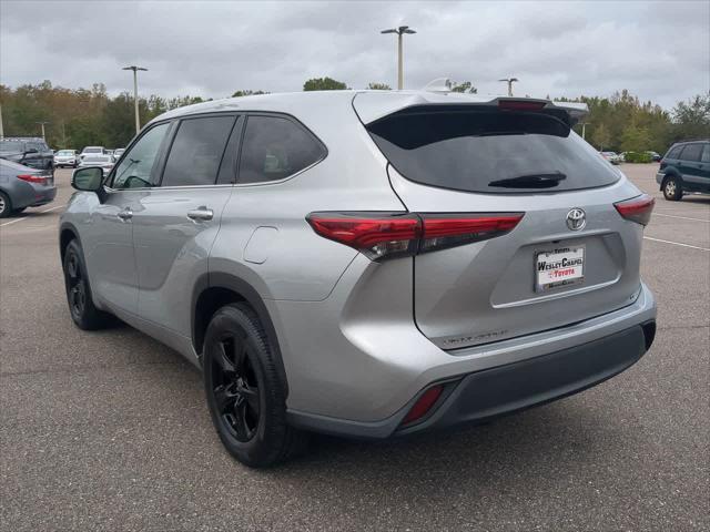 used 2021 Toyota Highlander car, priced at $27,999