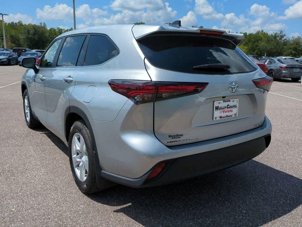 used 2024 Toyota Highlander car, priced at $29,999