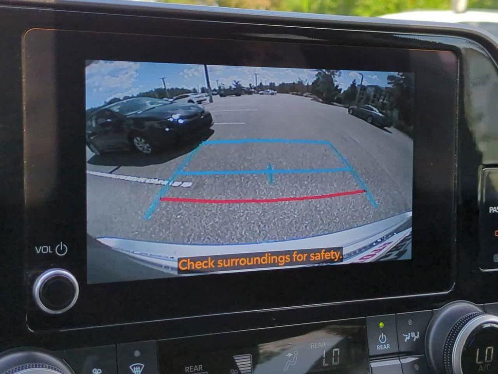 used 2024 Toyota Highlander car, priced at $29,999