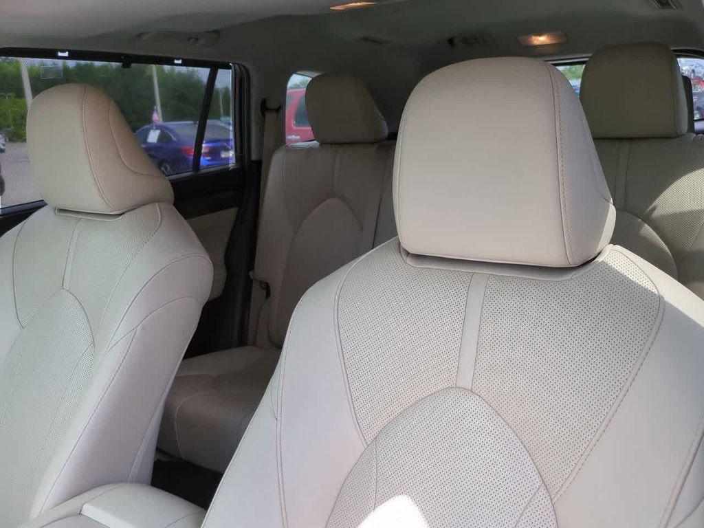 used 2020 Toyota Highlander car, priced at $27,399