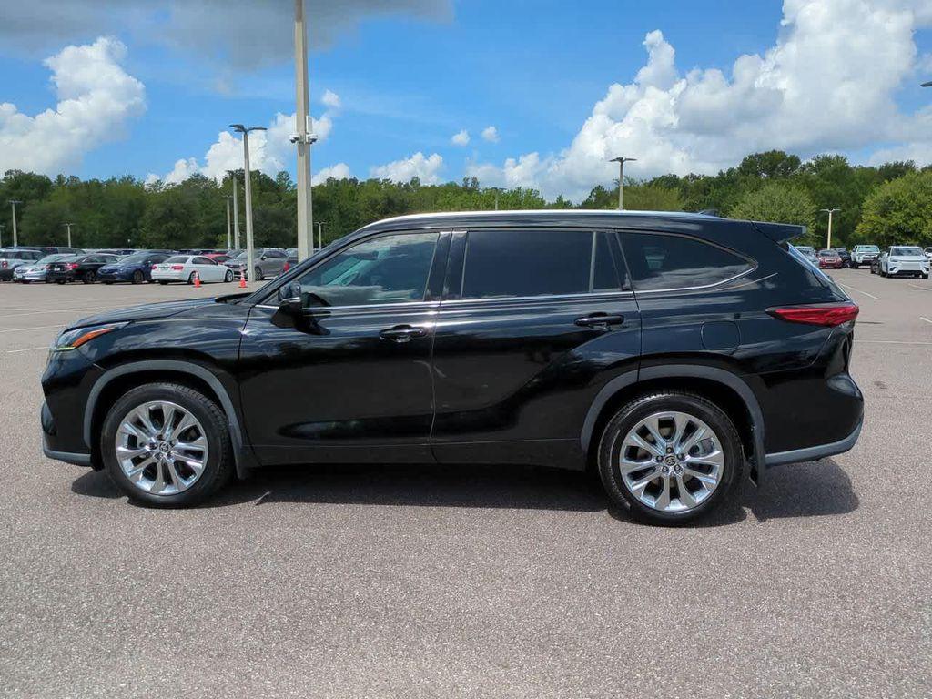 used 2020 Toyota Highlander car, priced at $27,399