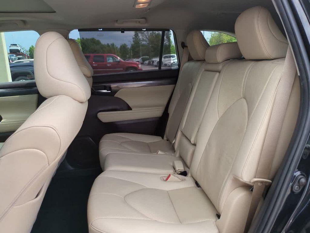 used 2020 Toyota Highlander car, priced at $27,399