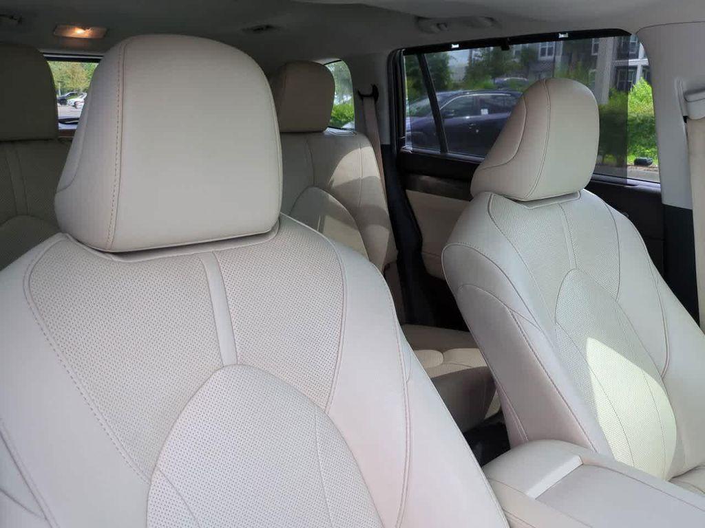 used 2020 Toyota Highlander car, priced at $27,399