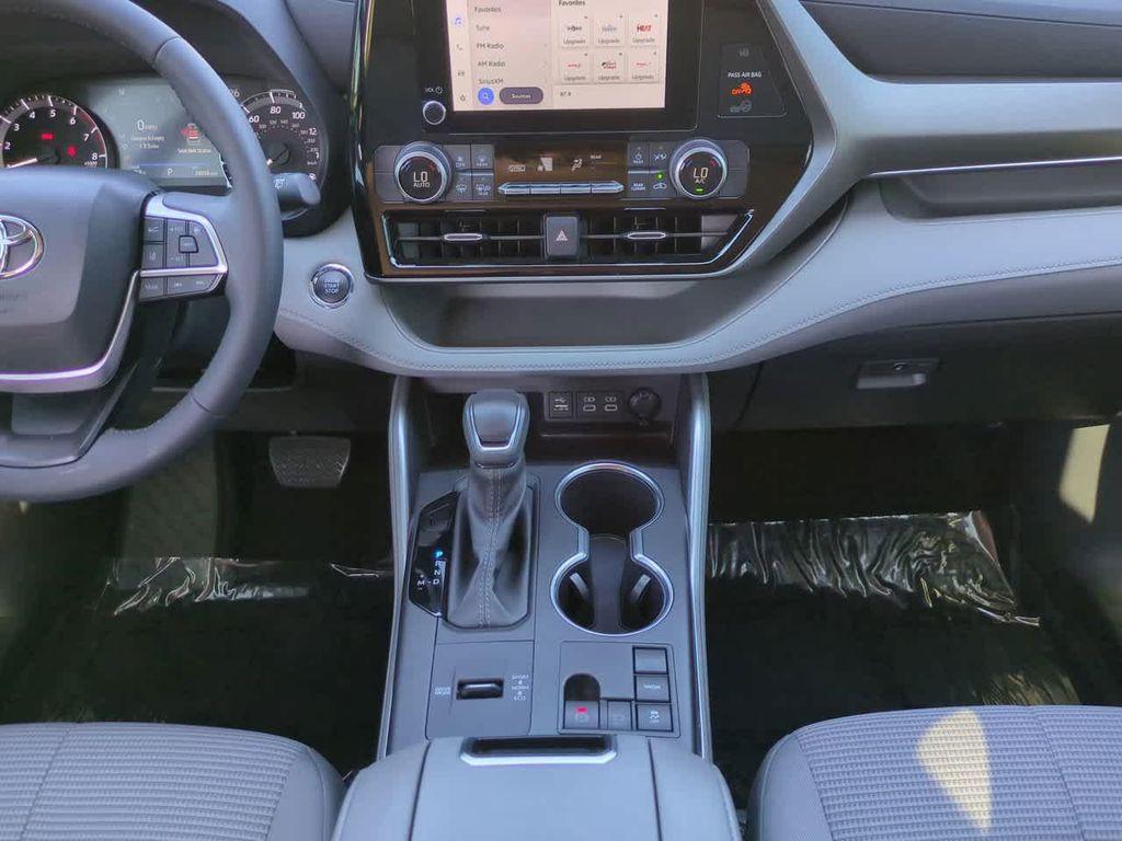 used 2023 Toyota Highlander car, priced at $29,244
