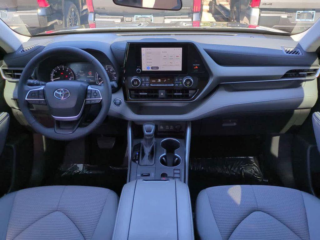 used 2023 Toyota Highlander car, priced at $29,244