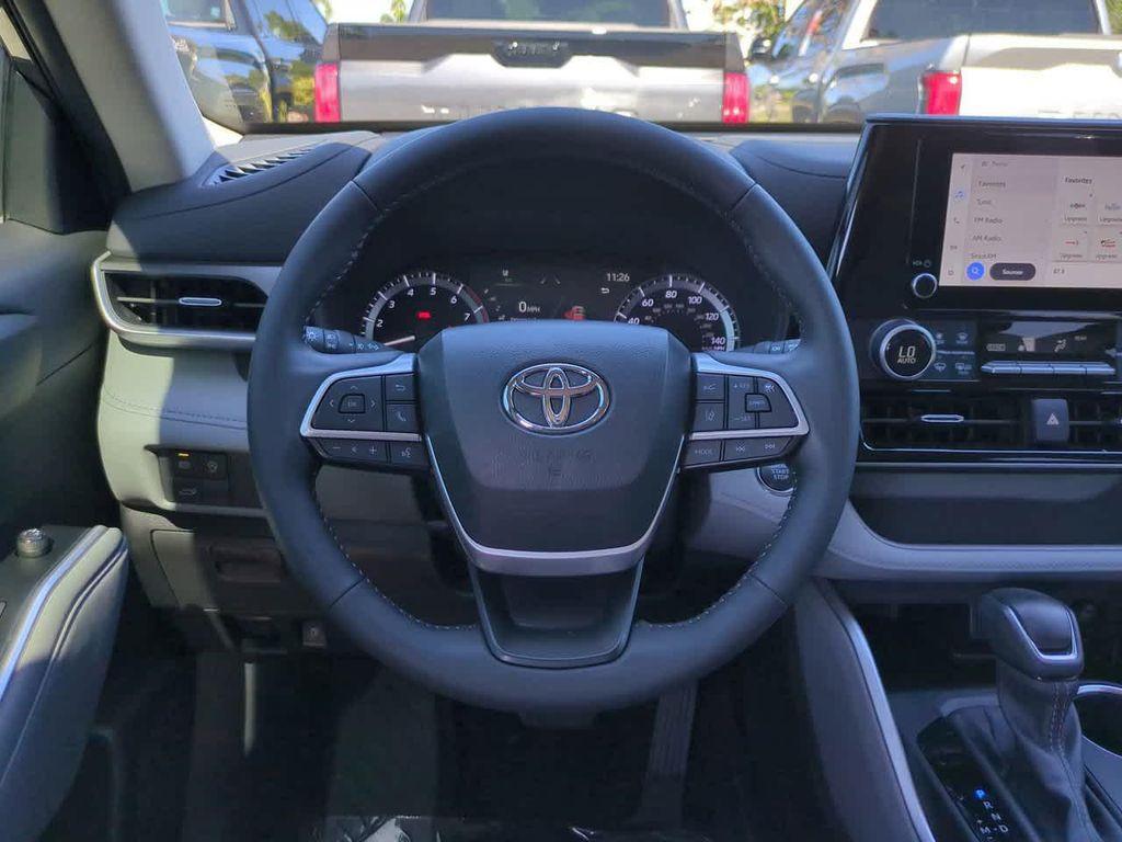 used 2023 Toyota Highlander car, priced at $29,244