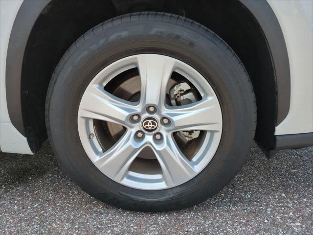 used 2022 Toyota Highlander car, priced at $29,999