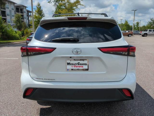 used 2022 Toyota Highlander car, priced at $29,999