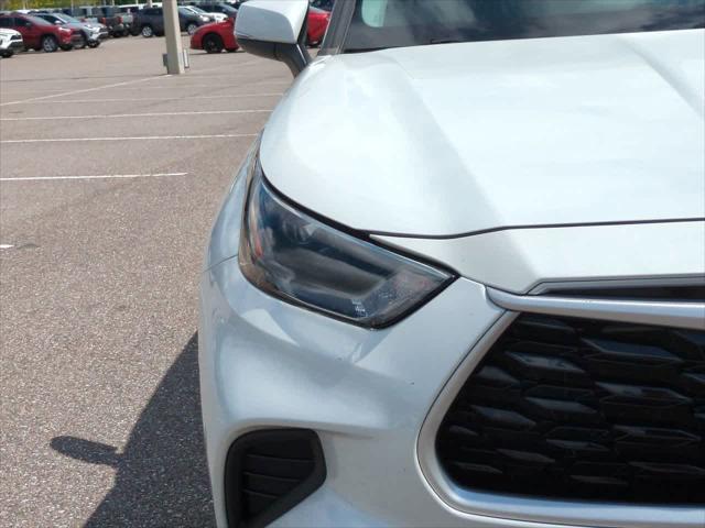 used 2022 Toyota Highlander car, priced at $29,999