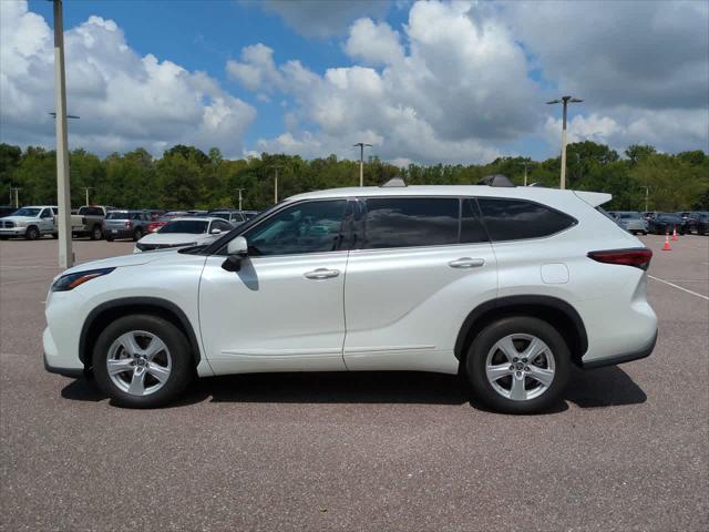 used 2022 Toyota Highlander car, priced at $29,999