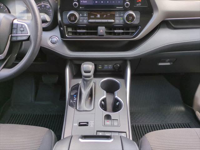 used 2022 Toyota Highlander car, priced at $29,999
