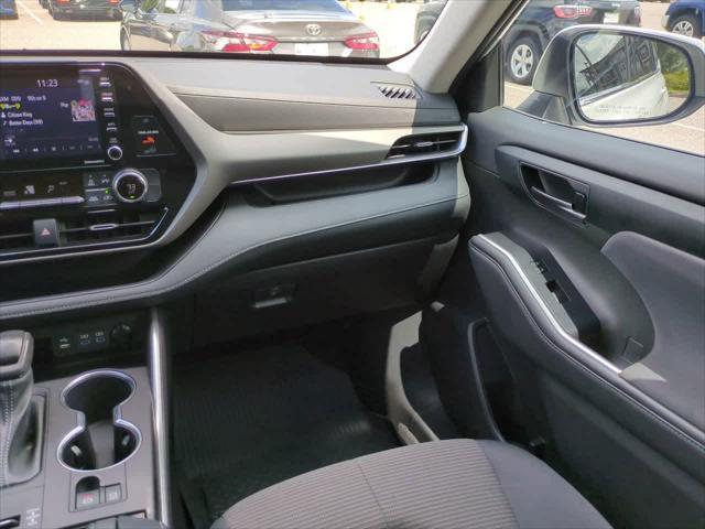 used 2022 Toyota Highlander car, priced at $29,999