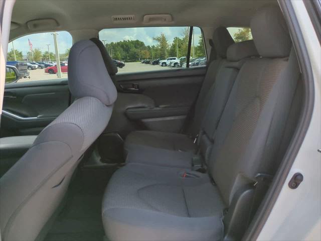 used 2022 Toyota Highlander car, priced at $29,999