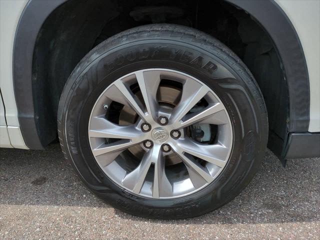 used 2015 Toyota Highlander car, priced at $11,999